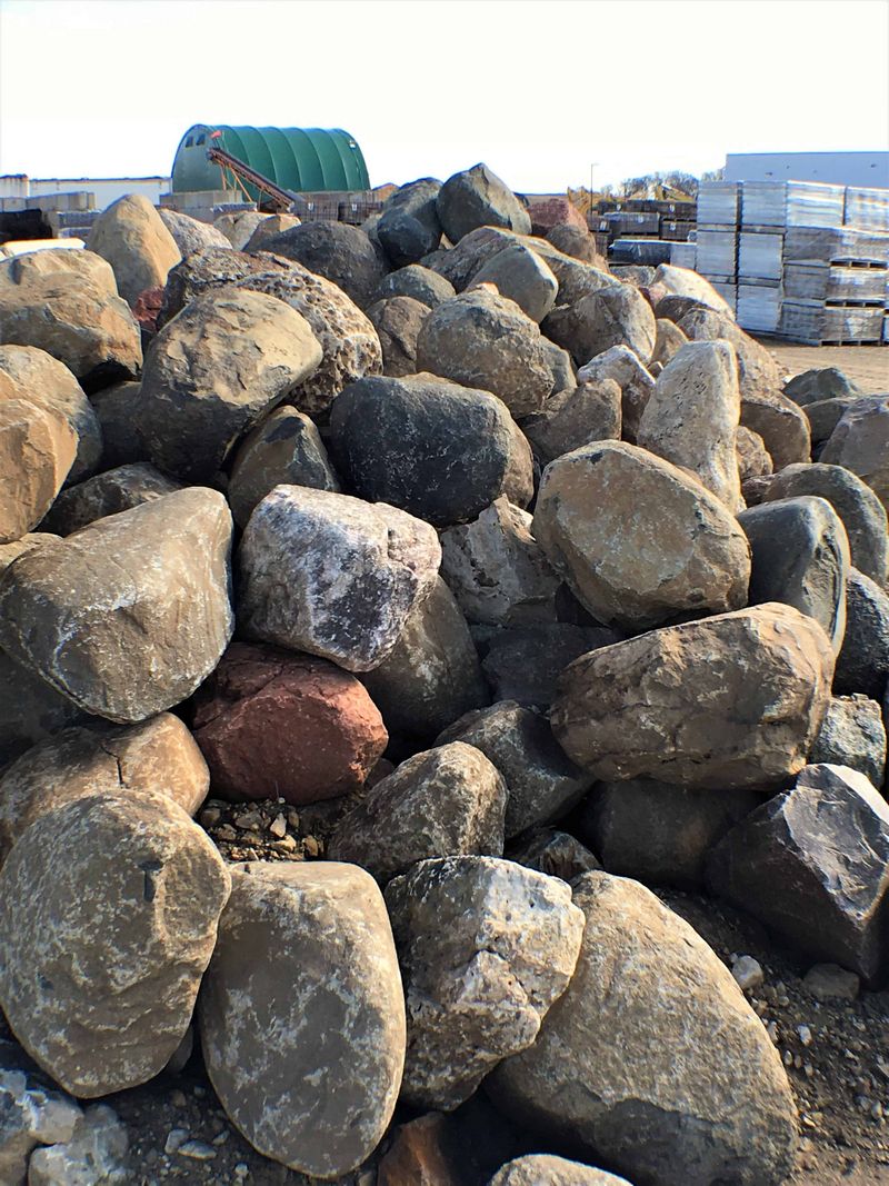 Get Decorative Stone From the USA's Most Diverse Terrain
